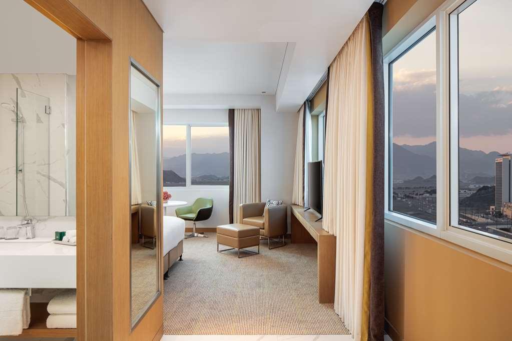 Doubletree By Hilton Fujairah City 客房 照片