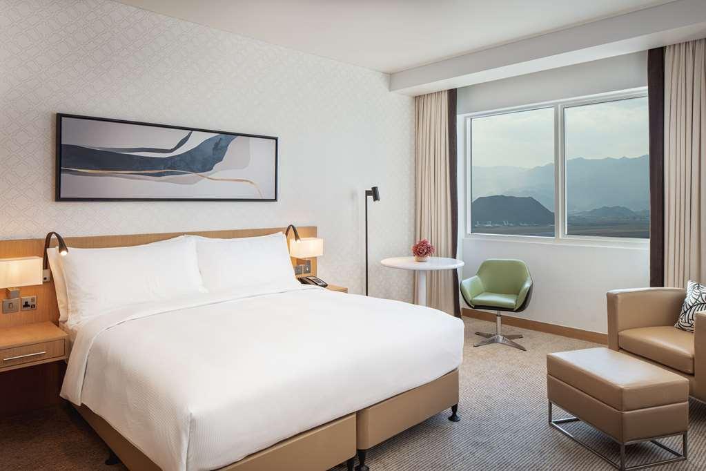 Doubletree By Hilton Fujairah City 客房 照片
