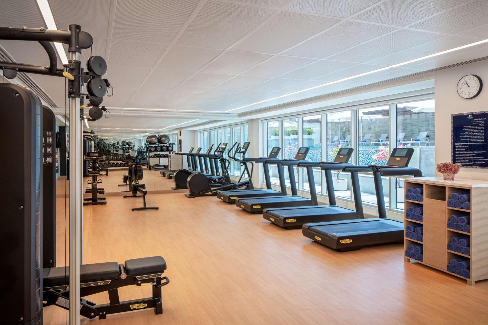 Doubletree By Hilton Fujairah City 外观 照片 The gym at the London Business School