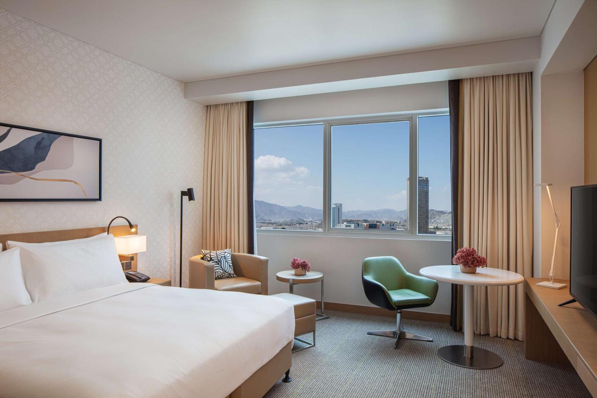 Doubletree By Hilton Fujairah City 外观 照片 Deluxe room