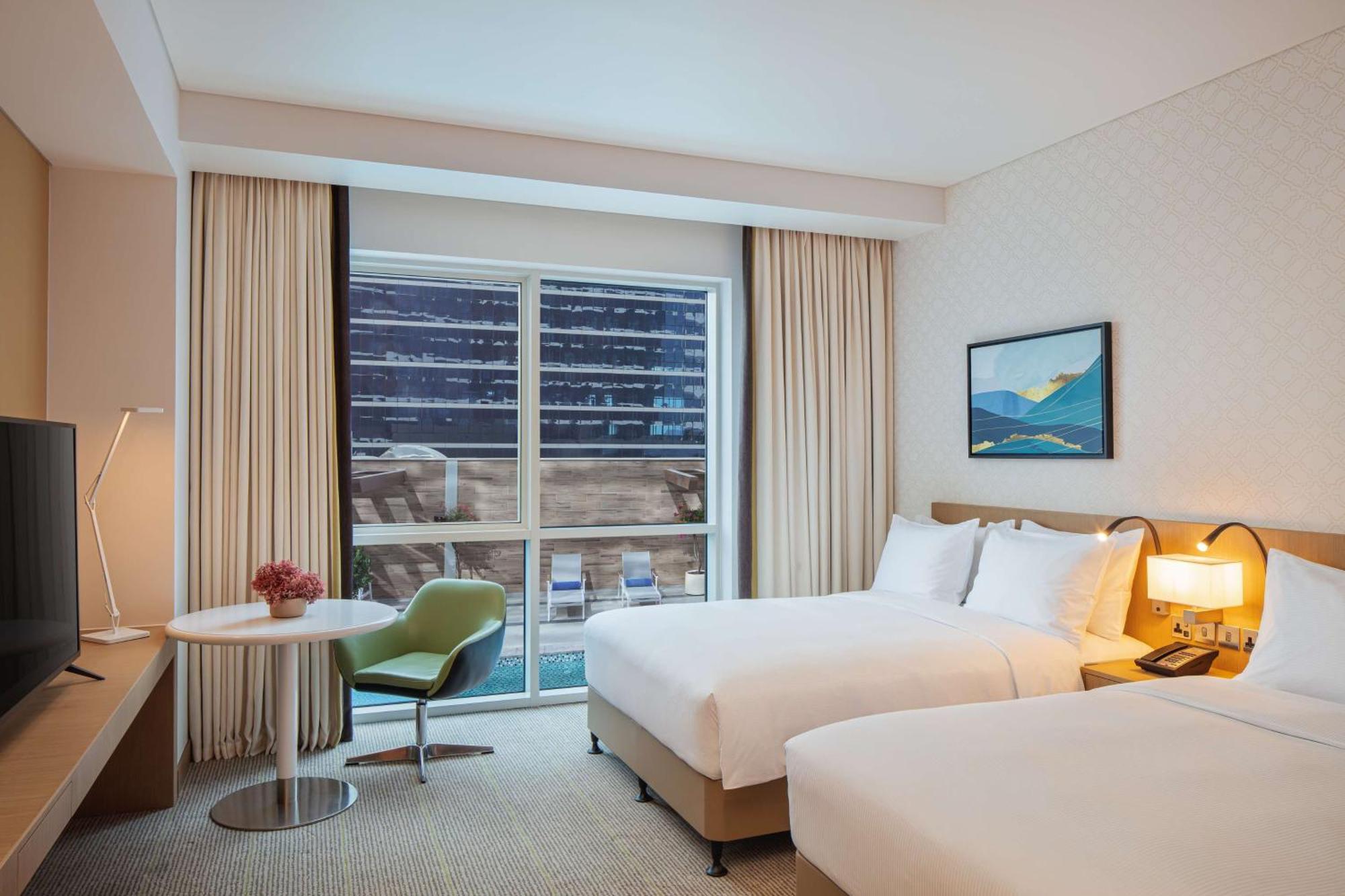 Doubletree By Hilton Fujairah City 外观 照片 A room at the hotel