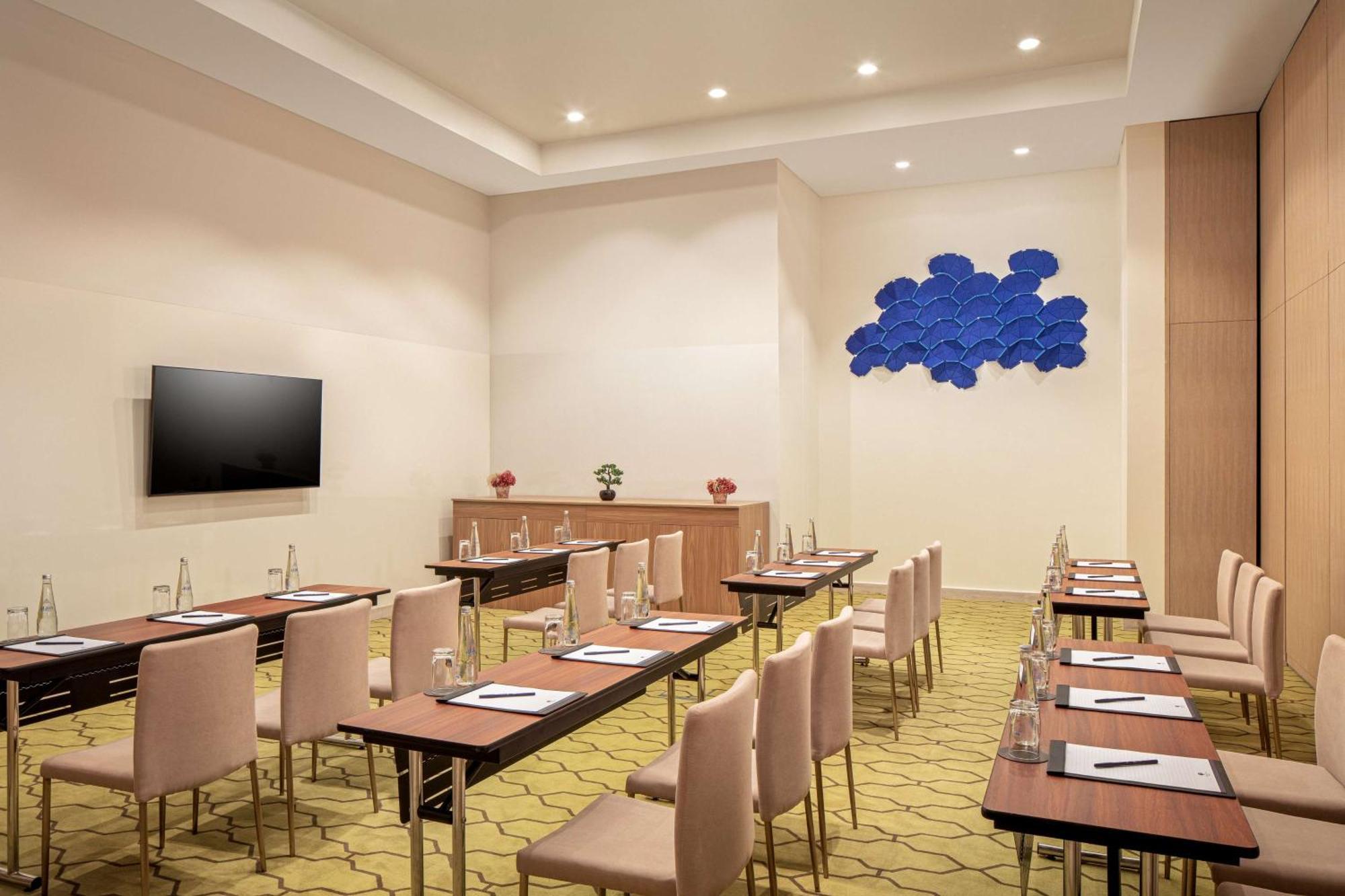 Doubletree By Hilton Fujairah City 外观 照片 Meeting room