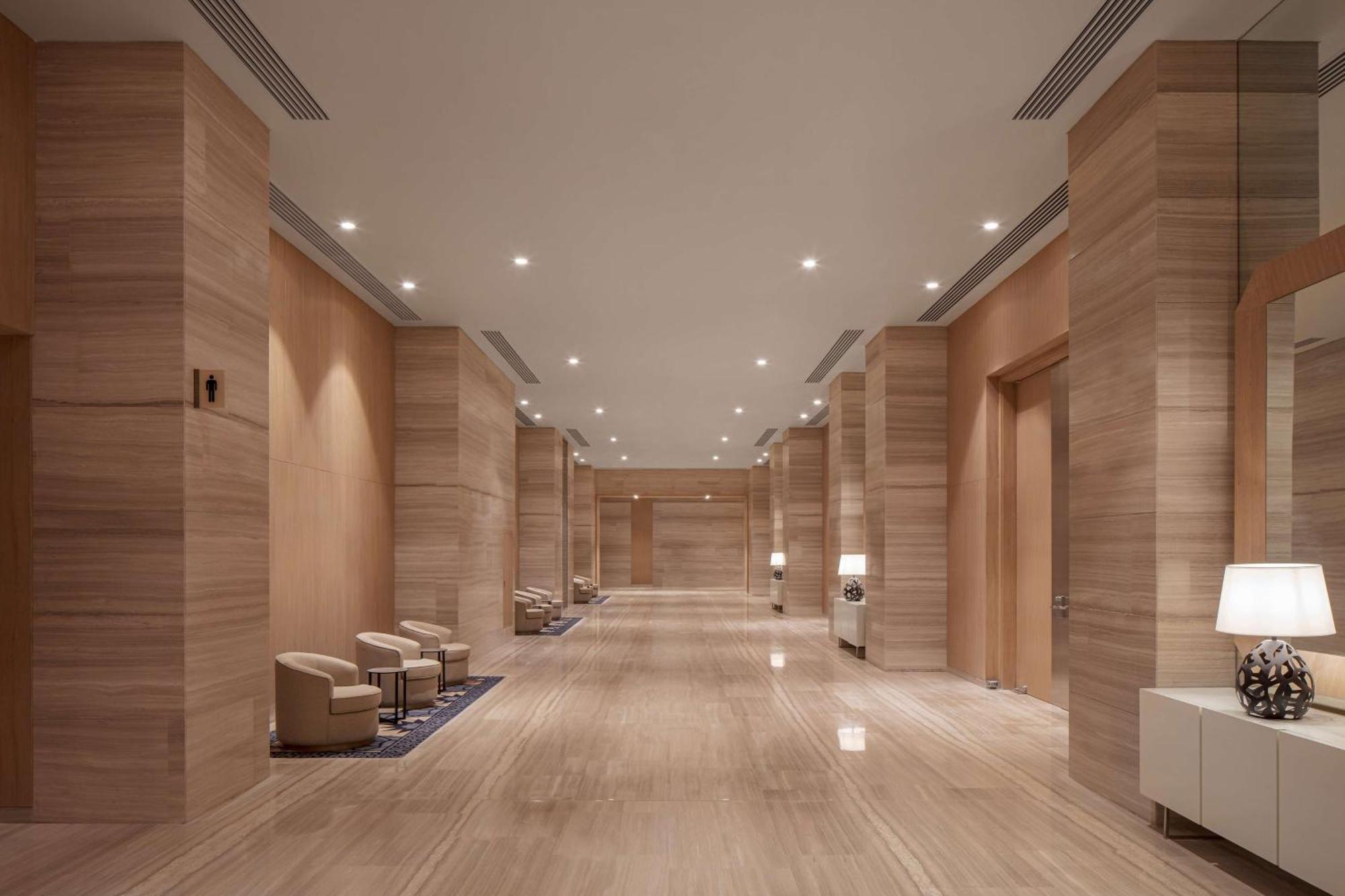 Doubletree By Hilton Fujairah City 外观 照片 The interior of the hotel